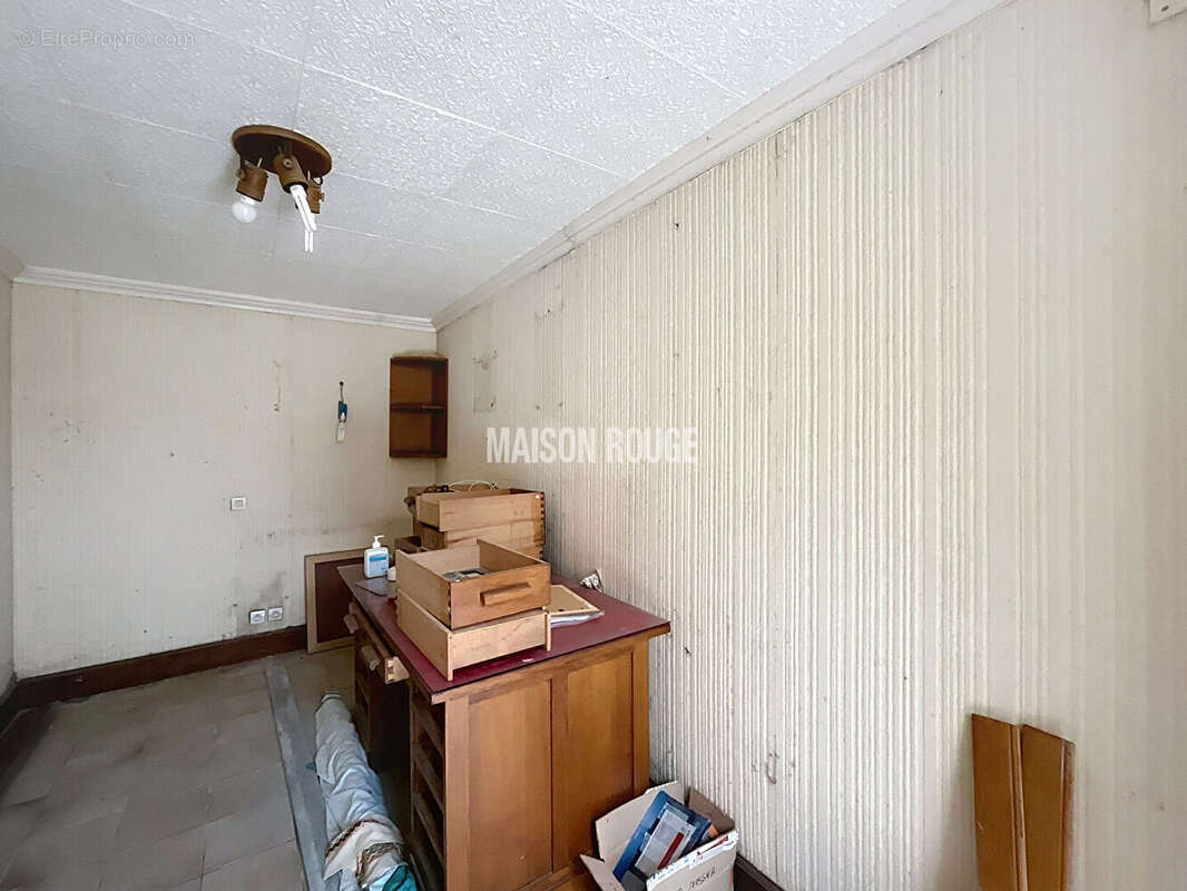 Maison en pierre avec jardin clos - Bourg de Lourmais - photo 3