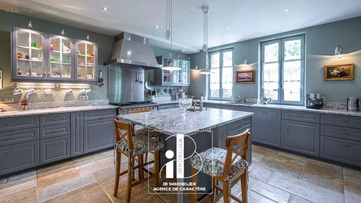 Maison à FONTAINEBLEAU