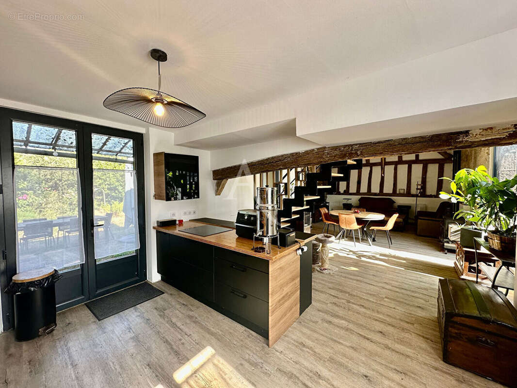 Maison de charme à vendre à Sandillon (45640) - photo 6