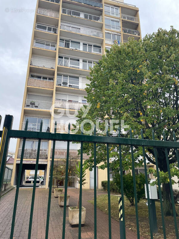 Appartement à NANTERRE