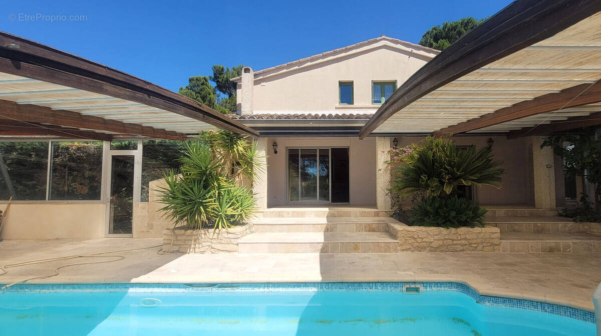 Maison à SAINT-PAUL-TROIS-CHATEAUX