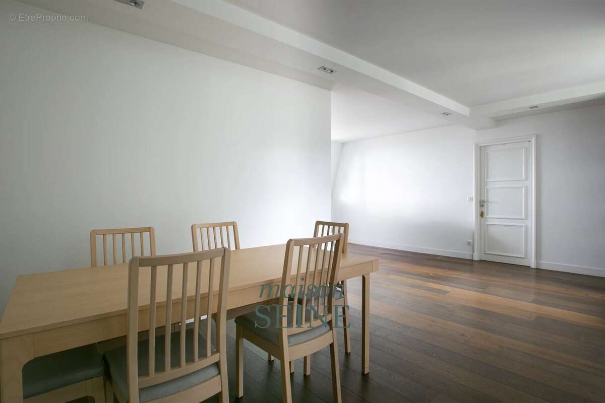 Appartement à NEUILLY-SUR-SEINE