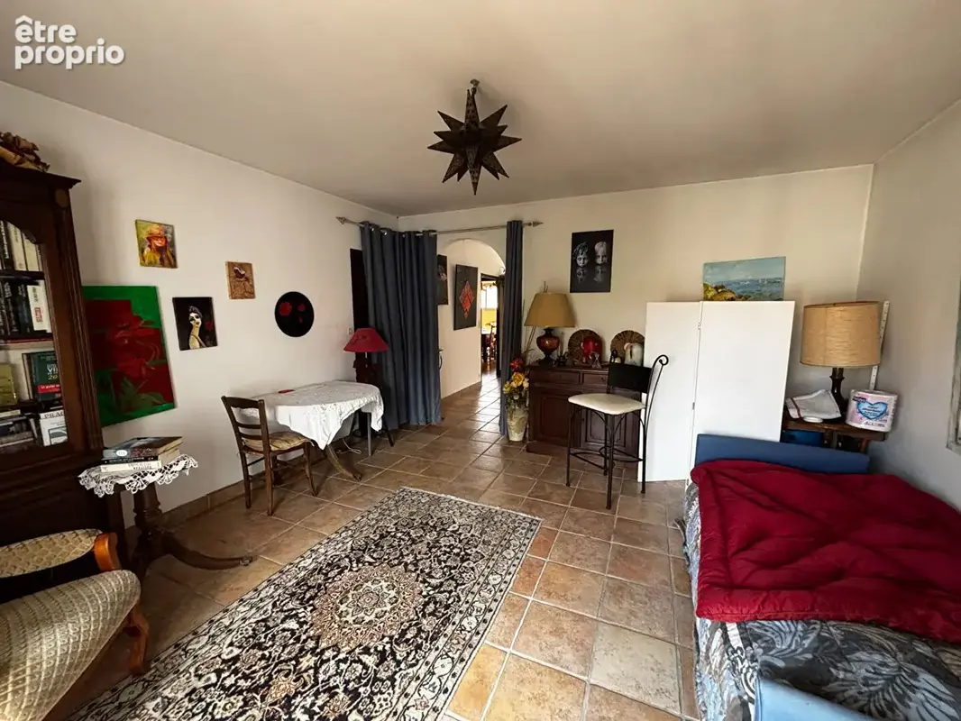 Au coeur du bourg historique, maison de 106 m² avec garage et cour privative - photo 7