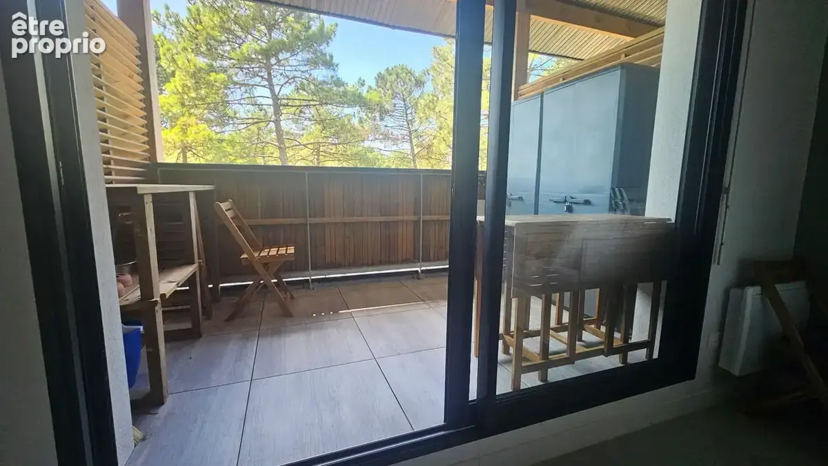STUDIO 30,61 m2 REFAIT A NEUF CARCANS RESIDENCE SECURISEE
