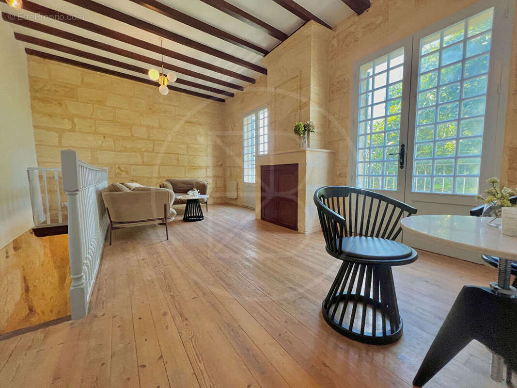 Maison à SAINT-EMILION