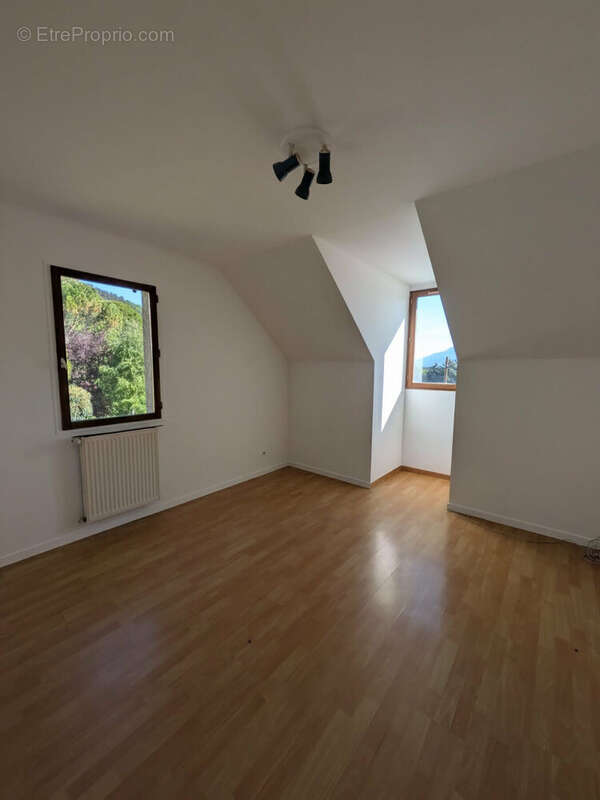 Maison 130 m² à Monnetier-Mornex  - photo 9