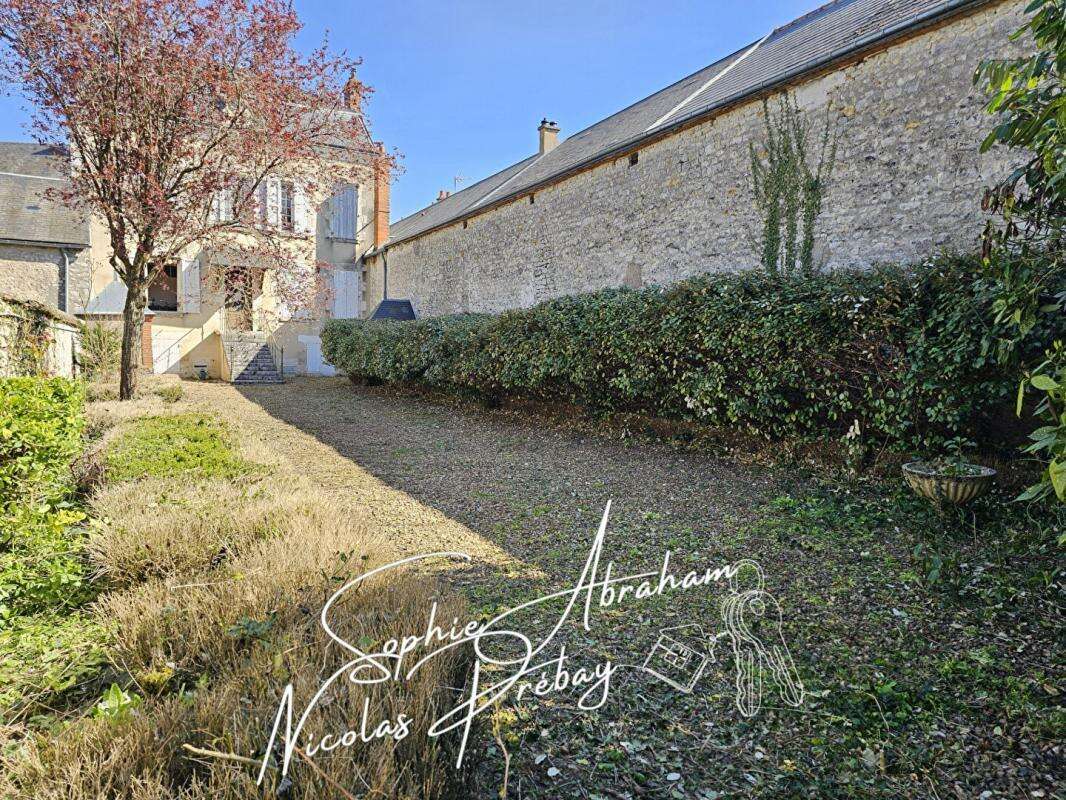 Élégante maison bourgeoise avec parc arboré au coeur de Toury - photo 13