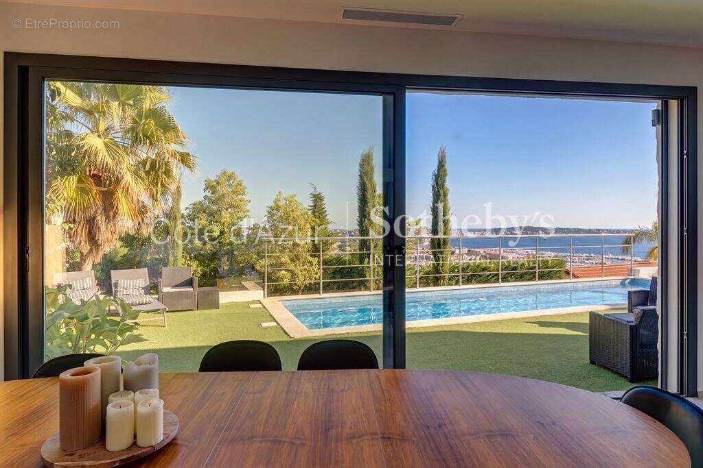 Villa contemporaine rénovée avec vue panoramique mer et Cap d’Antibes - photo 8