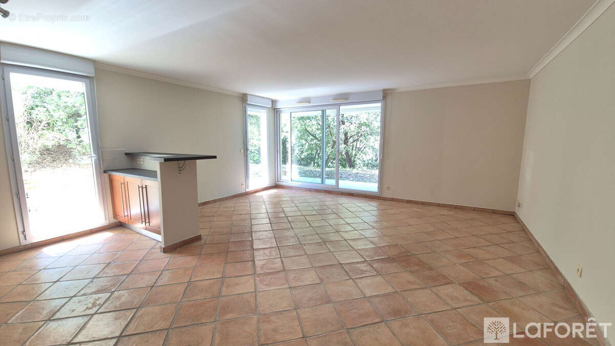 Appartement à VALBONNE
