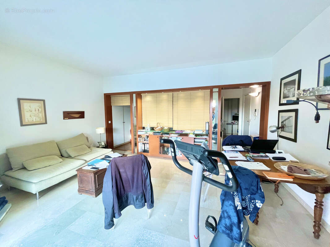 Appartement à LE CANNET