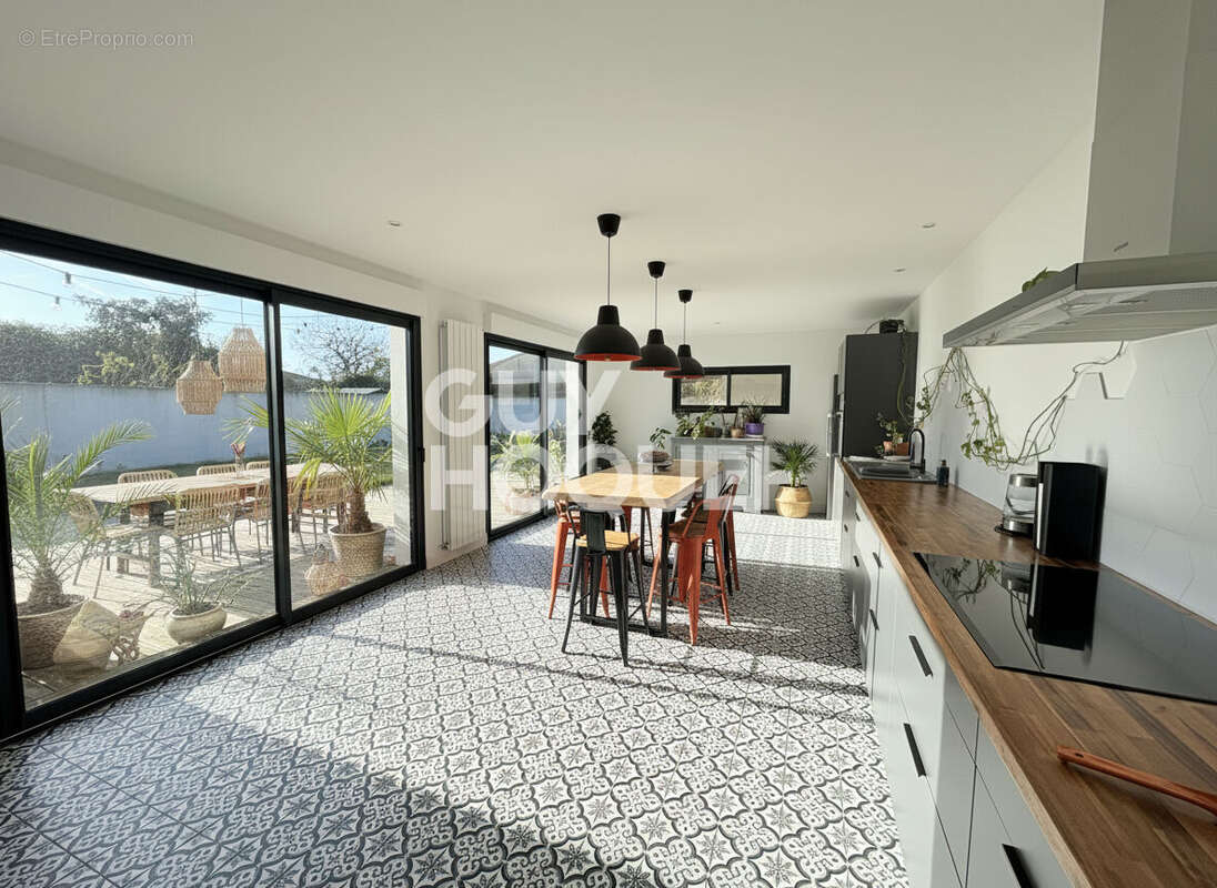 Maison à VILLENAVE-D&#039;ORNON