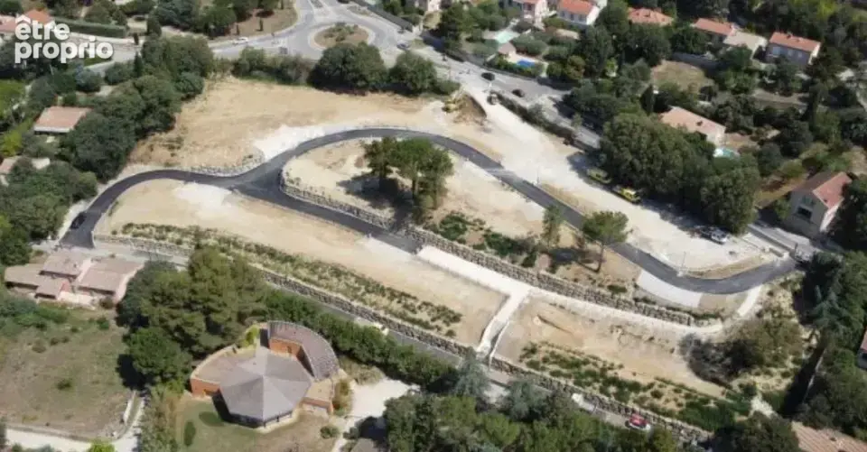 Terrain 407 m² à Cadenet  - photo 2