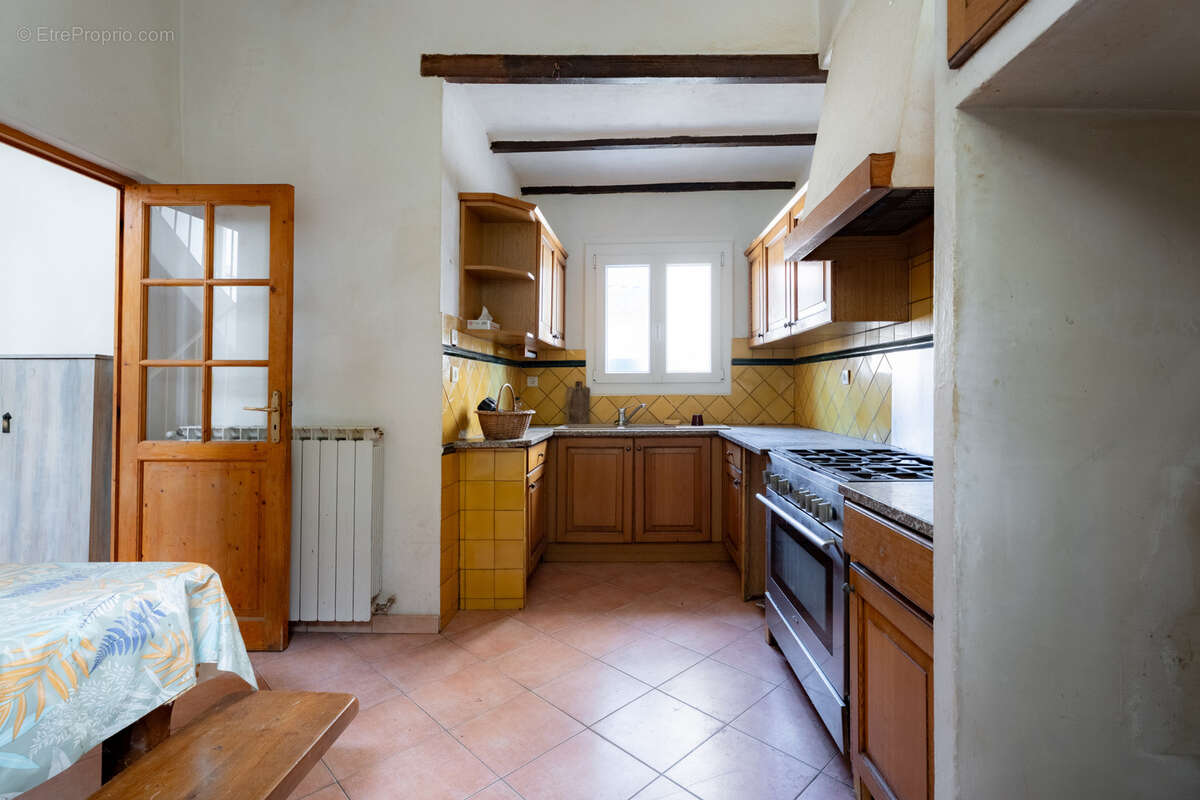 Maison à SIMIANE-COLLONGUE