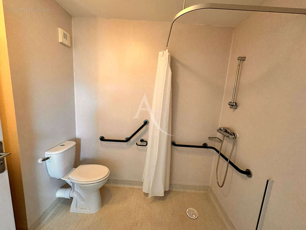 Appartement à AVRILLE