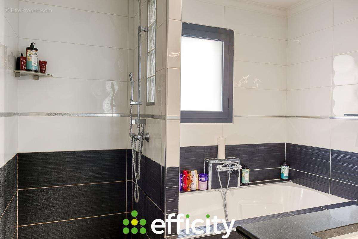 Maison à CHASSE-SUR-RHONE