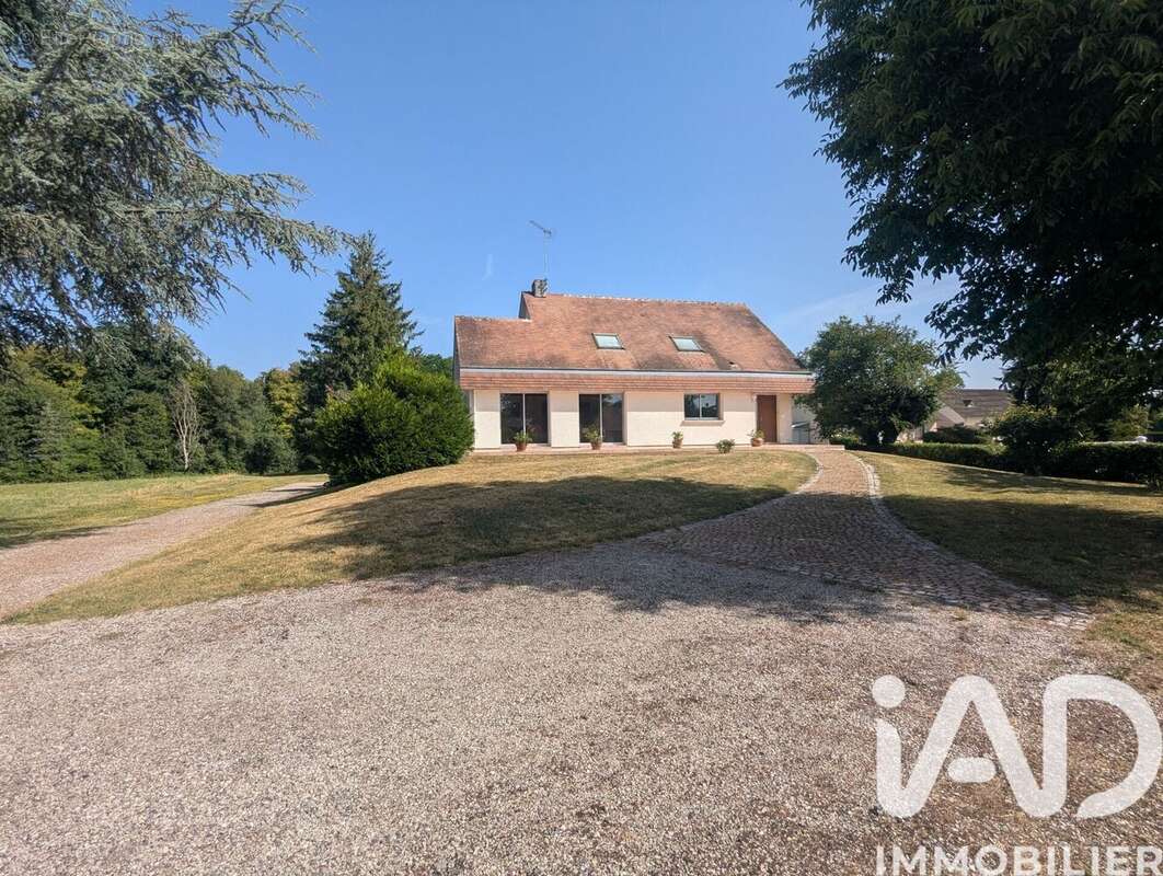 Maison 154 m² à Thou  - photo 2
