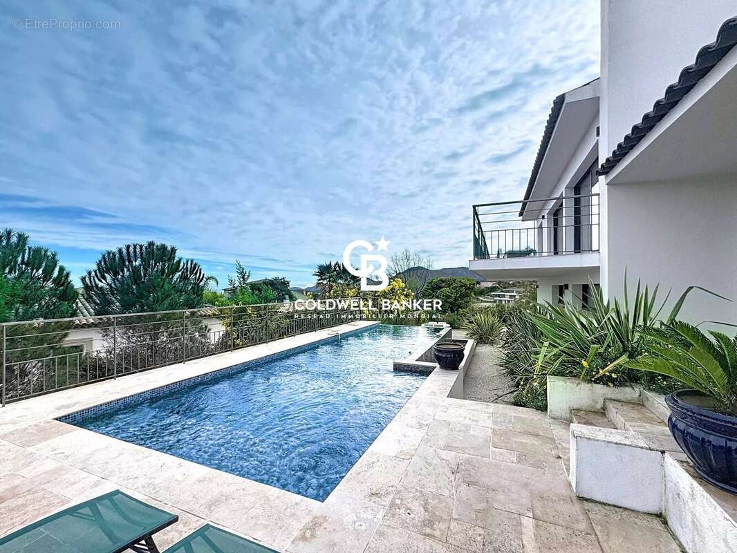 Maison à LES ADRETS-DE-L'ESTEREL