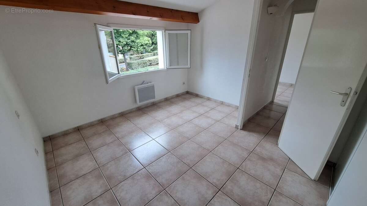 AGDE - MAISON T4/5 pièces - GARAGE - TERRAIN 300M² (piscinable) - photo 8