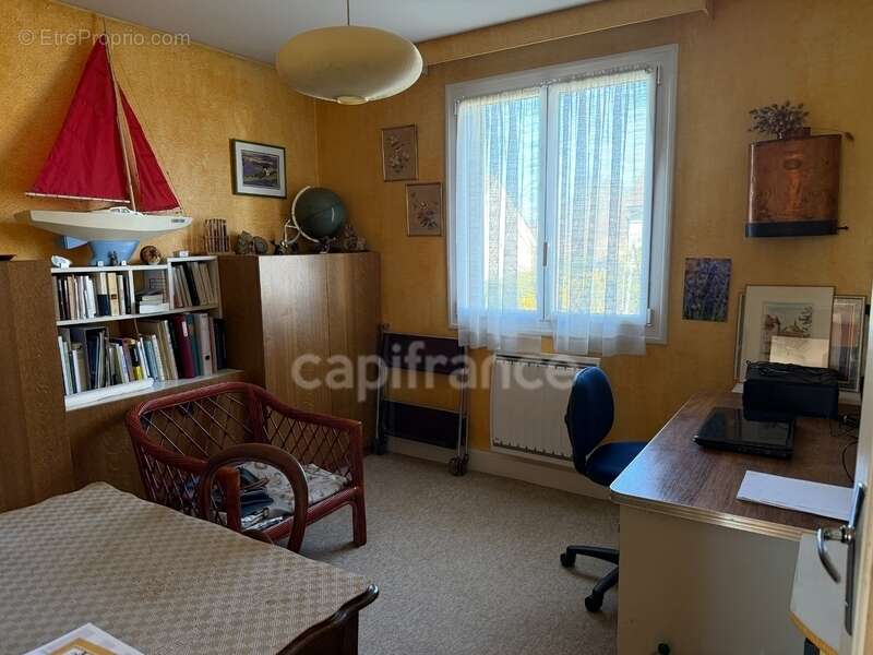 Maison à vendre 7 pièces  de 141 m2 Saint Georges sur Baulche (89) 4 chambres.  Sous sol.  Terrain 600 m2 - photo 16