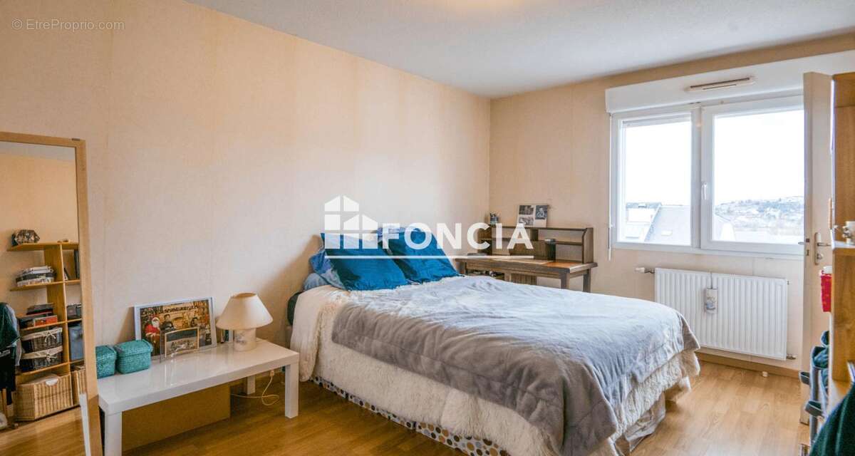 Appartement à ONET-LE-CHATEAU
