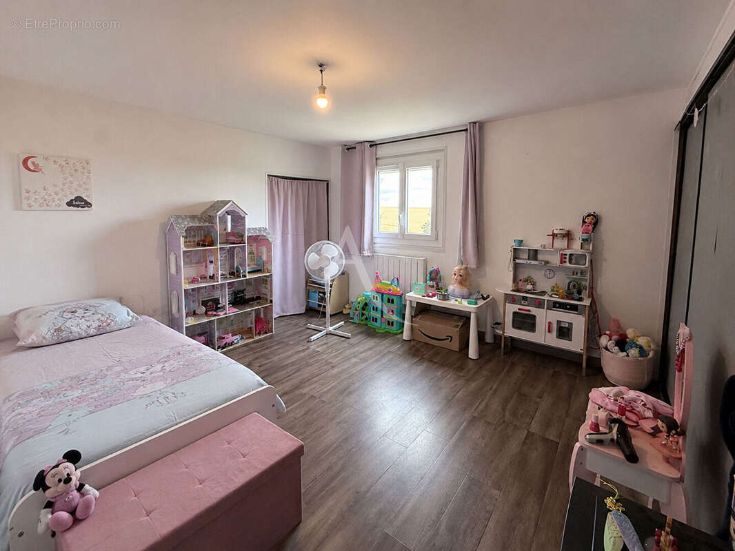 À vendre - maison spacieuse de 7 pièces à Oissery - photo 7
