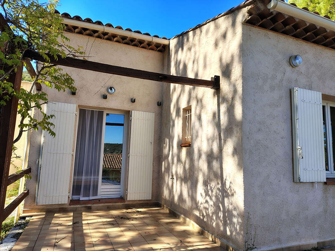 En exclusivité à Quinson : Charmante maison individuelle de plain-pied  avec garage - photo 8