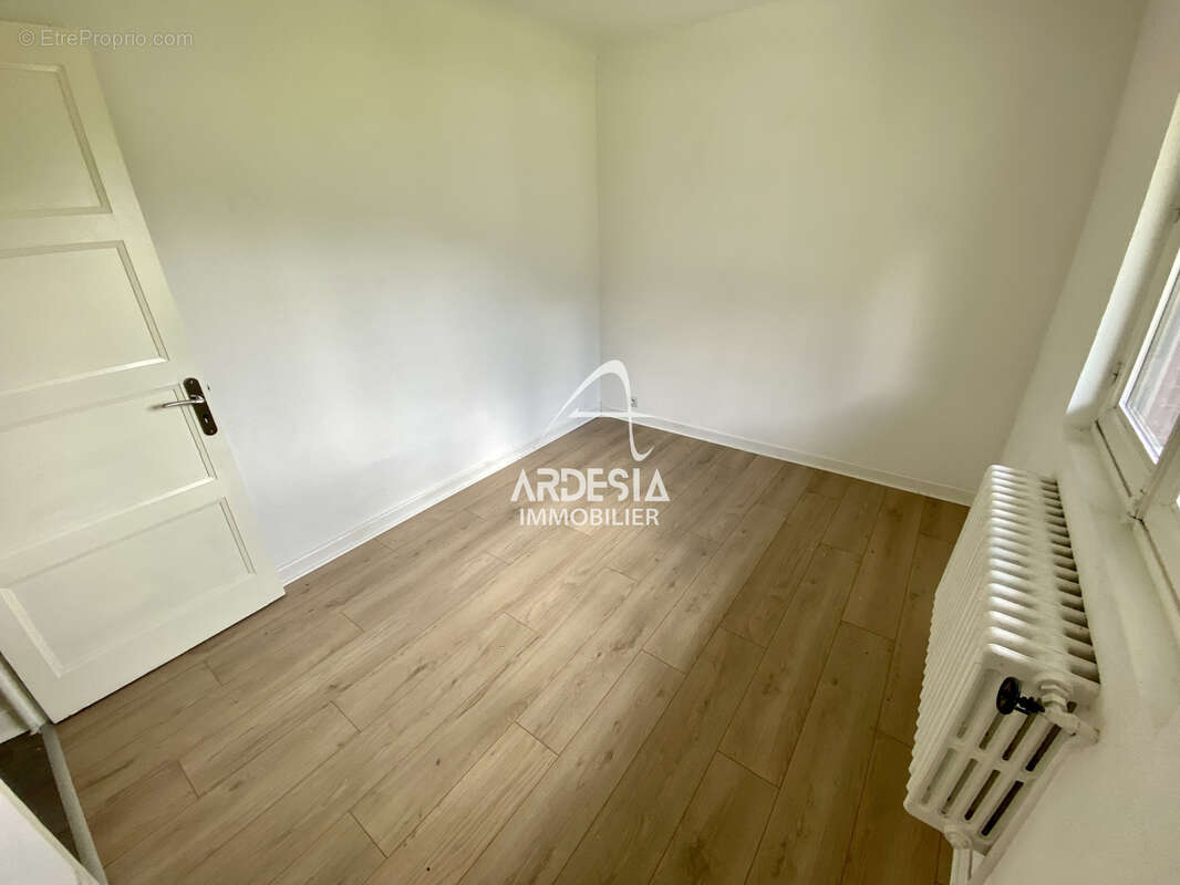 Appartement à SAINT-JULIEN-MONT-DENIS