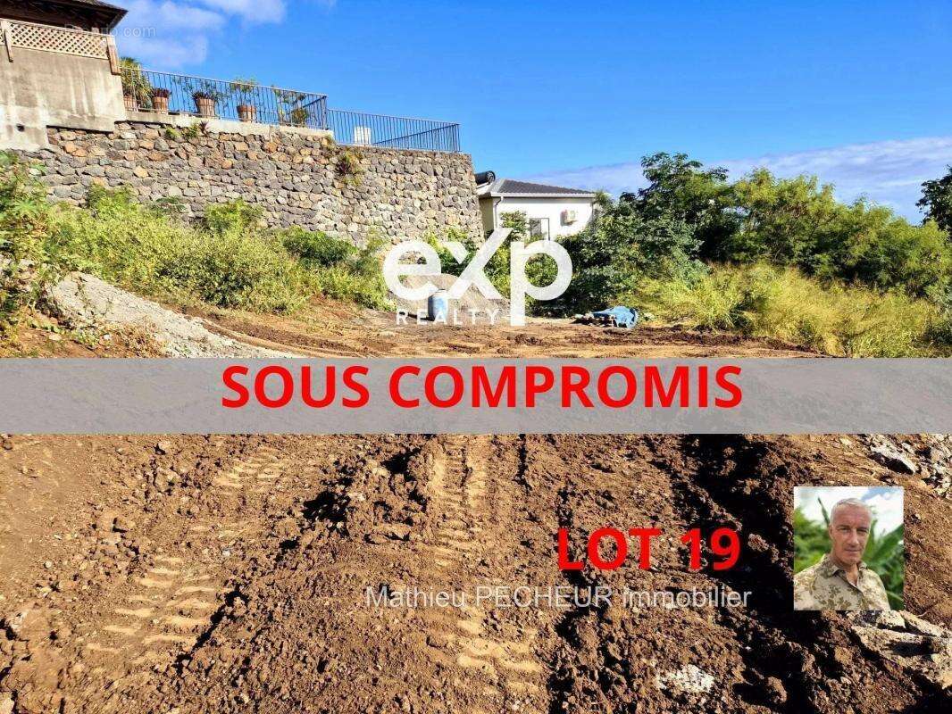 Terrain à SAINT-LEU