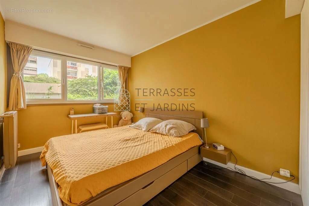 Appartement à PARIS-20E