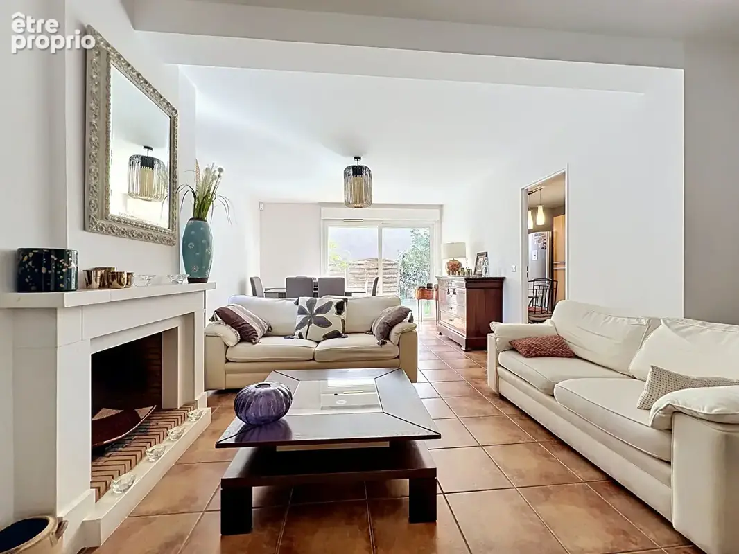 Maison 5 pièce(s) 128 m2 Centre-Ville Nanterre - photo 3