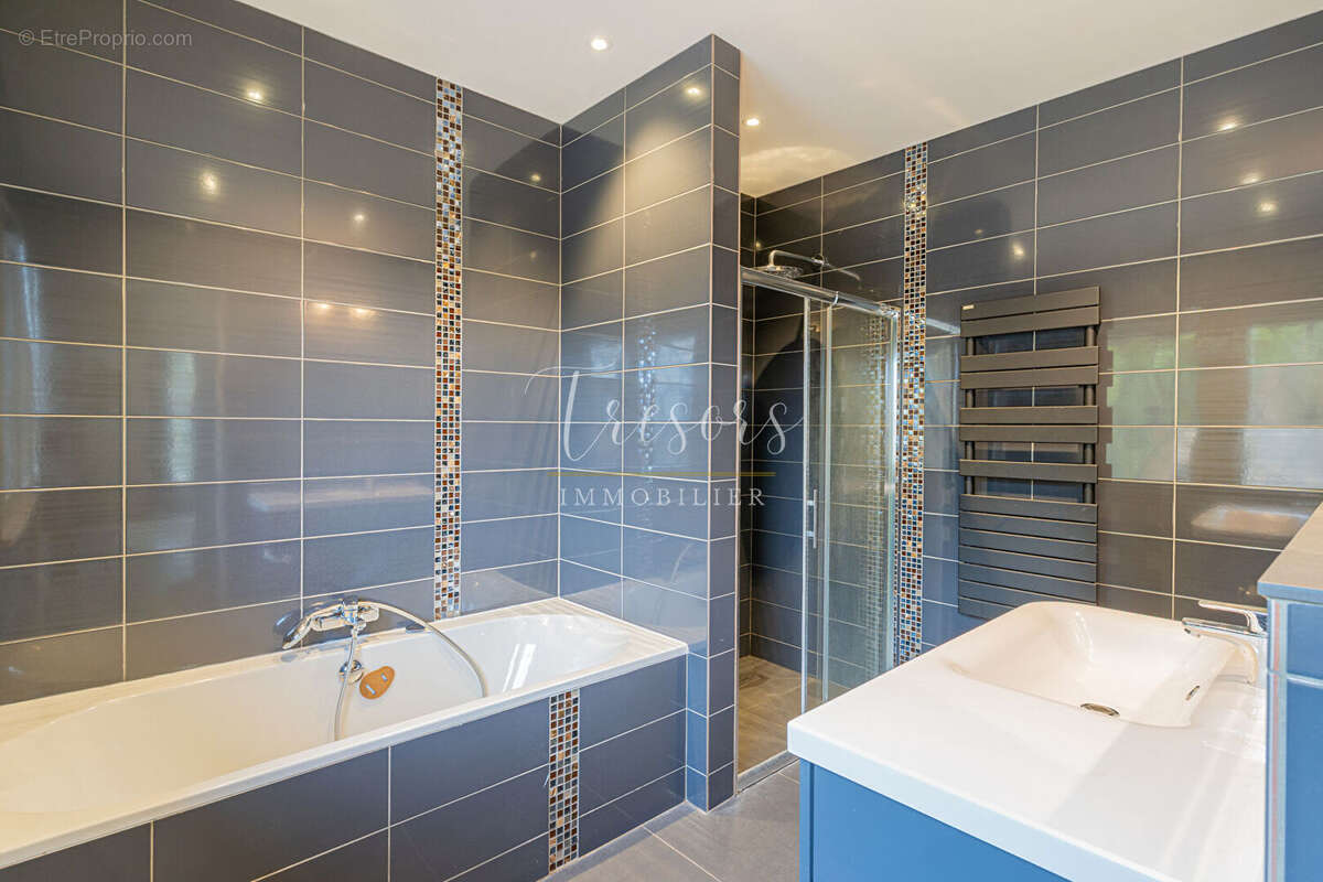 Maison à VEYRIER-DU-LAC