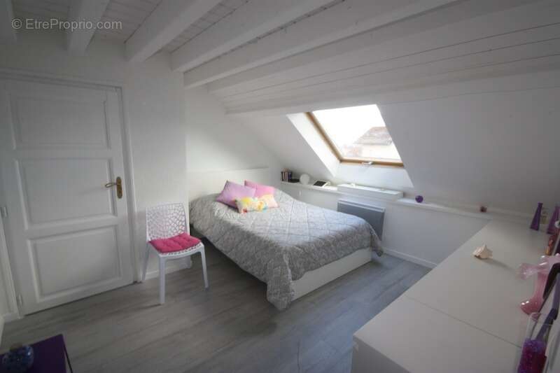 Dpt Ain (01), à vendre ORDONNAZ magnifique appartement T4 de 72 m² avec terrain privatif de 141 m² - photo 8