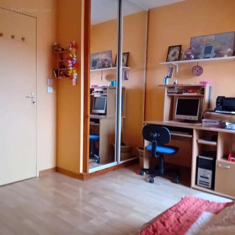 Maison à LES ECRENNES