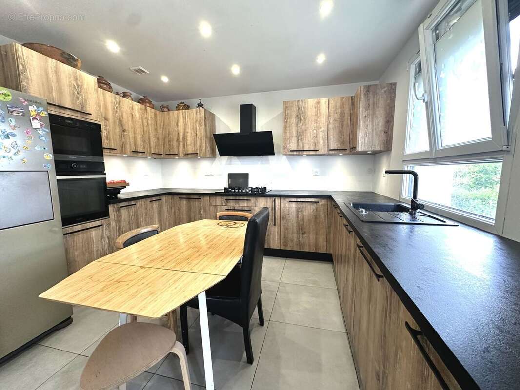 Maison à VIGNEUX-SUR-SEINE