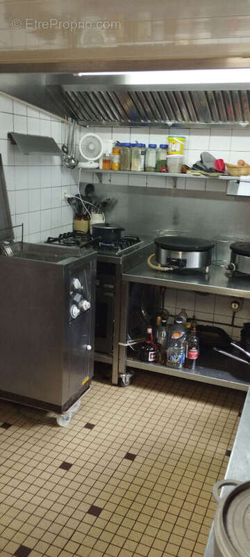 Commerce à TREGOUREZ