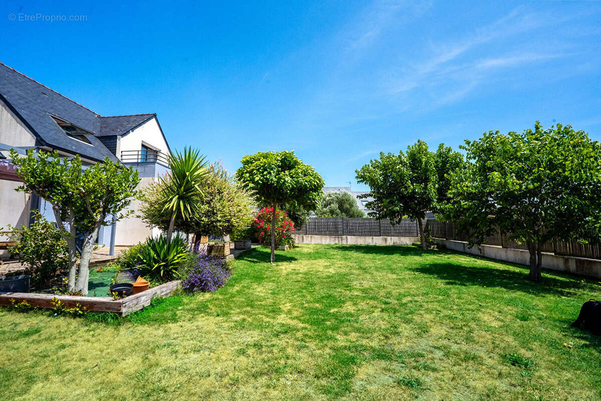 EXCLUSIVITÉ AGENCE DU QUAI - Contemporaine 5 pièce(s) 126.34 m2 sur plus de 630 m² de terrain - photo 14