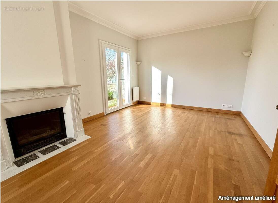 Maison à BOUGUENAIS