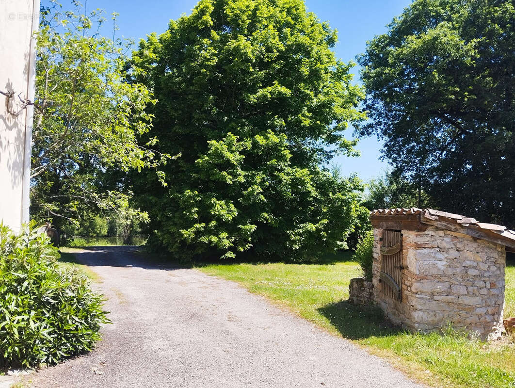 Maison à PUYGAILLARD-DE-QUERCY
