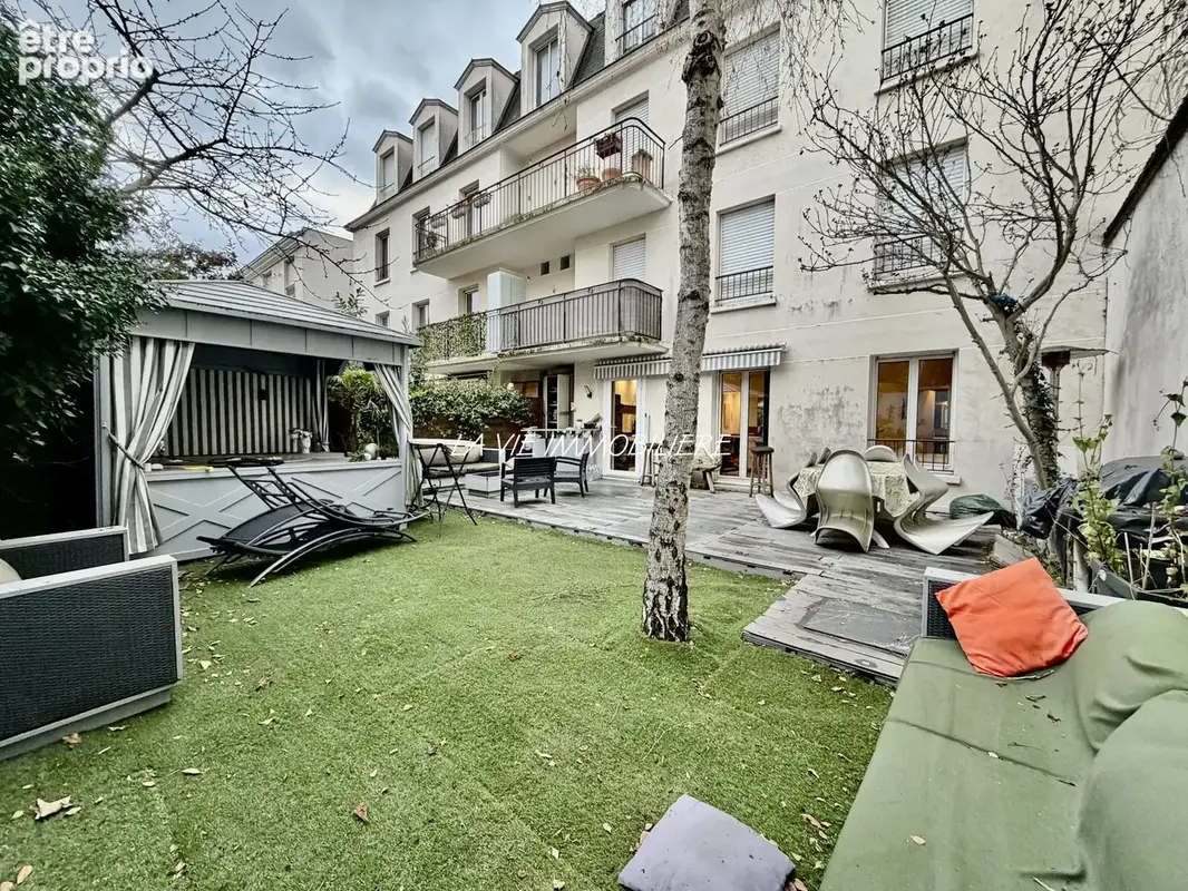 Appartement à CHARENTON-LE-PONT