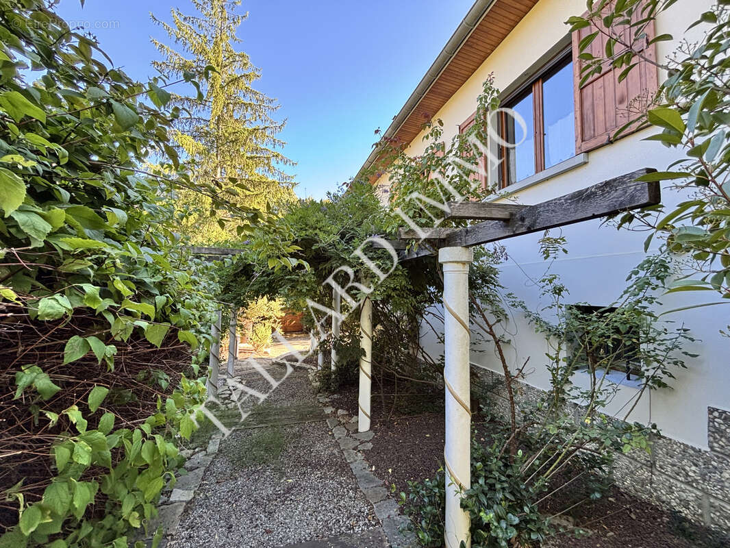 Maison à REMOLLON