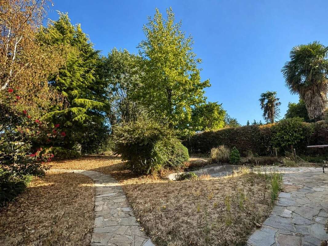 À vendre – Maison à rénover avec grand terrain – Quartier du Douet, Saint-Sébastien-sur-Loire - photo 12
