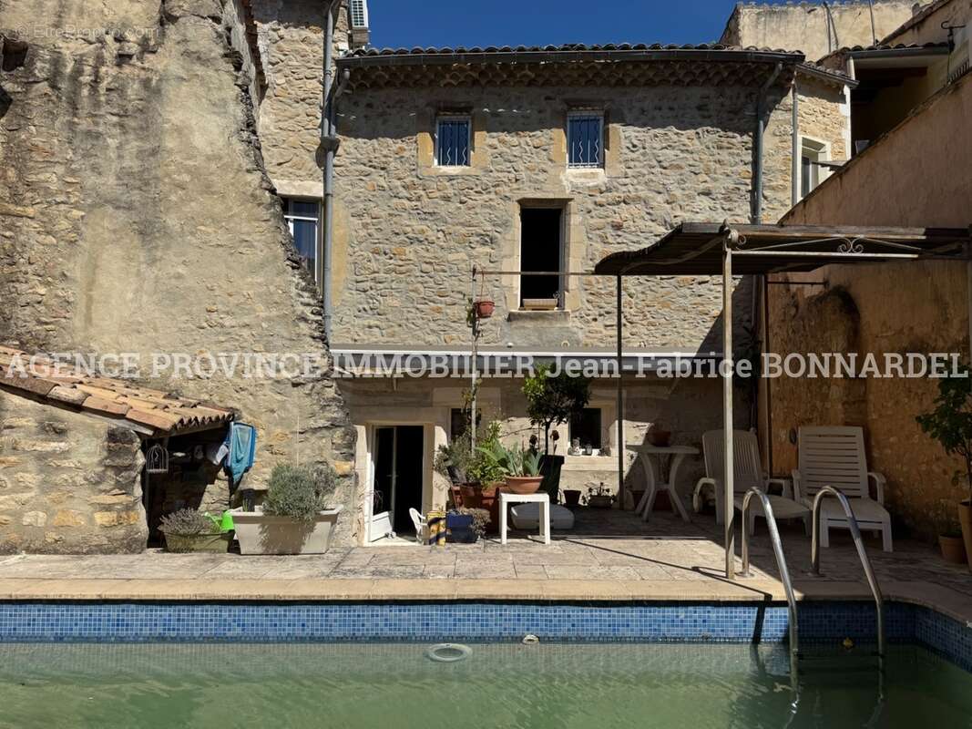 Maison à BOLLENE