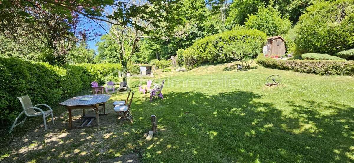 Terrain à BOURGOIN-JALLIEU