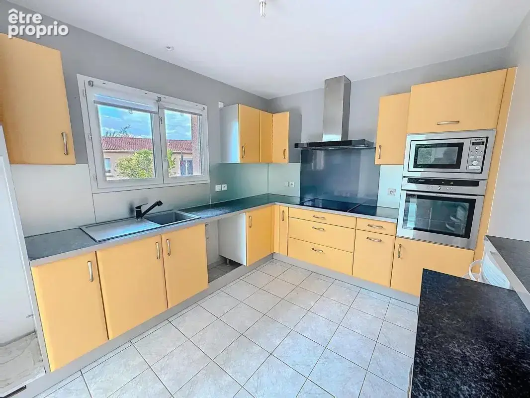 Maison de 5 pièces de 103 m² à Saint-Étienne-de-Tulmont - photo 4
