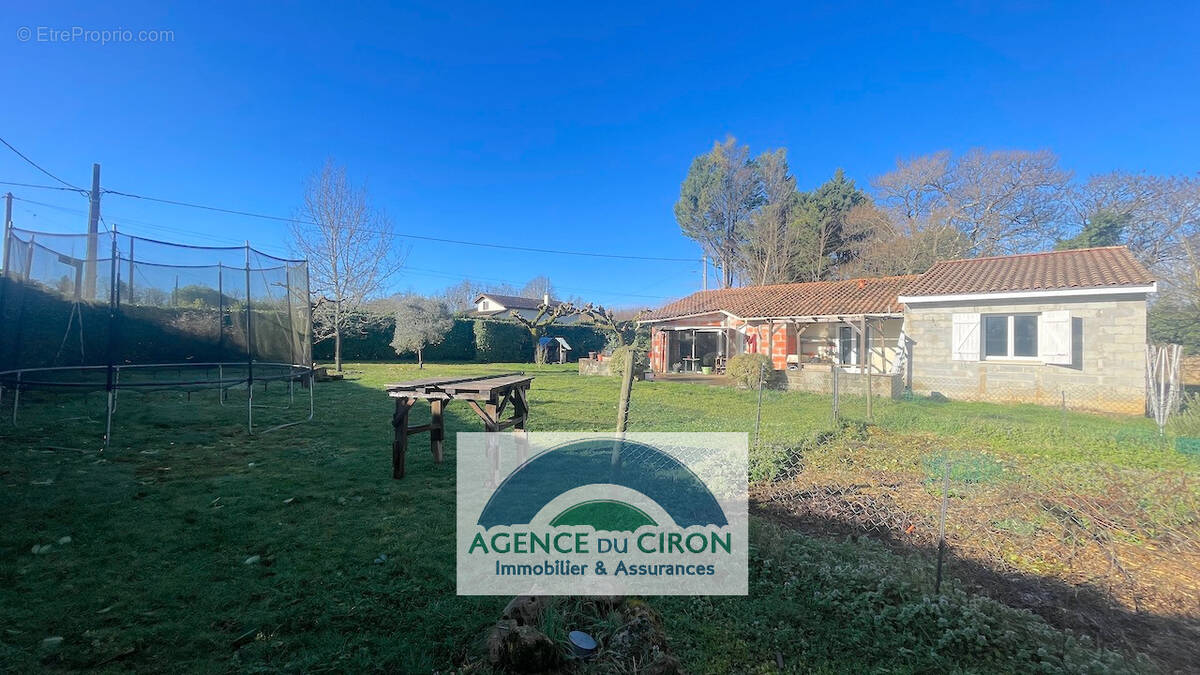 Maison à PUJOLS-SUR-CIRON