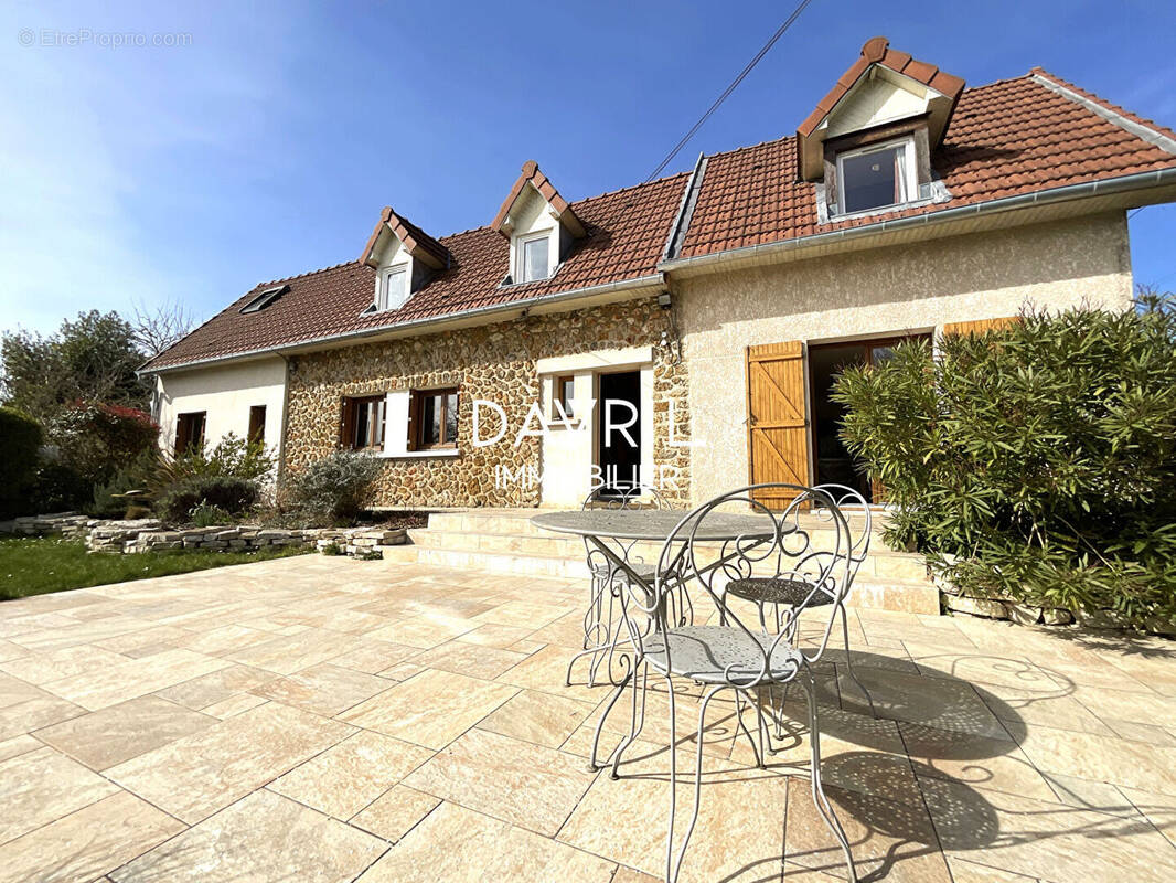 Maison à CHANTELOUP-LES-VIGNES