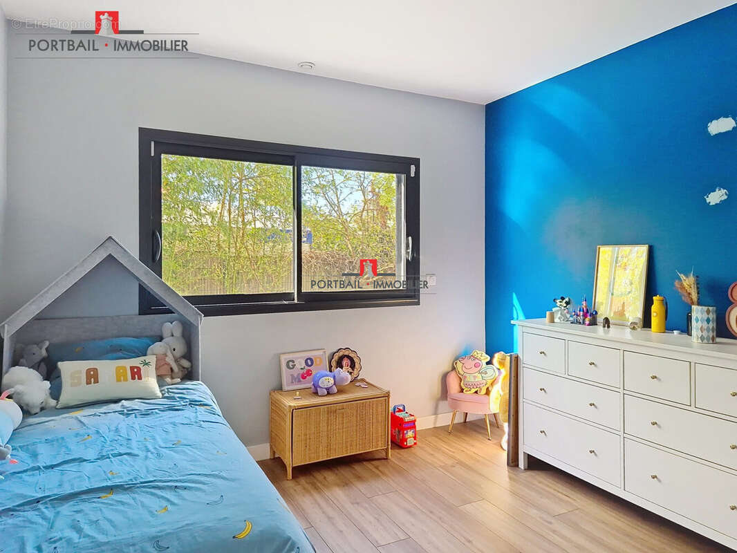 Maison à AMBARES-ET-LAGRAVE