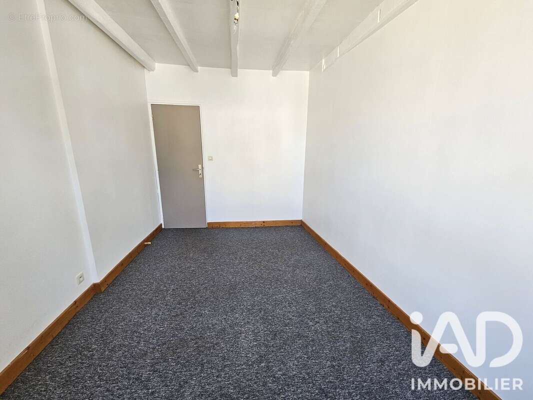 Appartement 72 m² à Bourg-Lastic  - photo 6