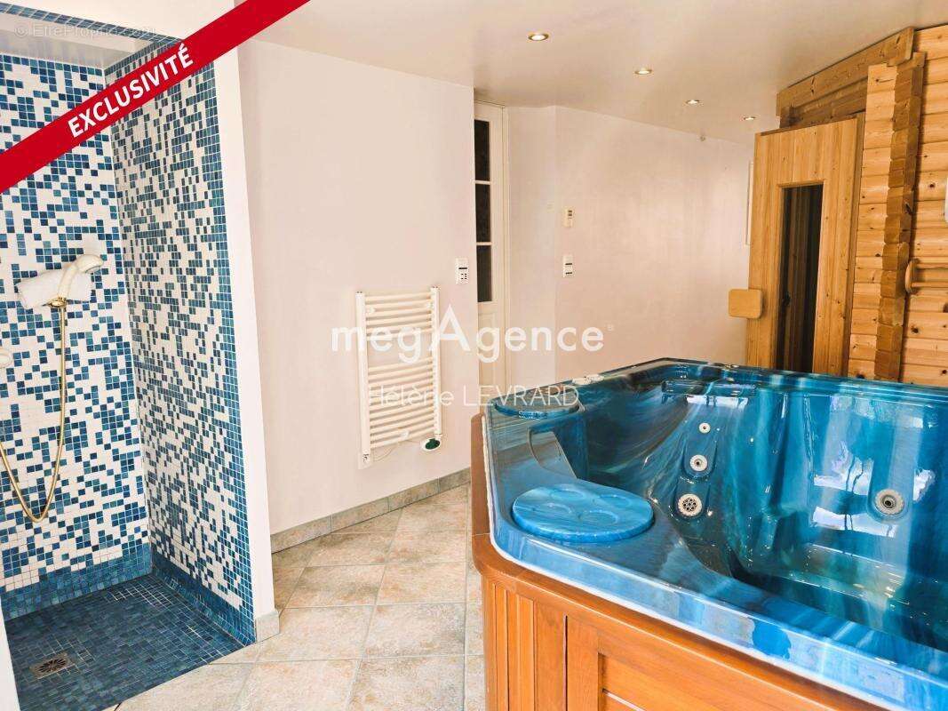 Maison à SILLE-LE-GUILLAUME