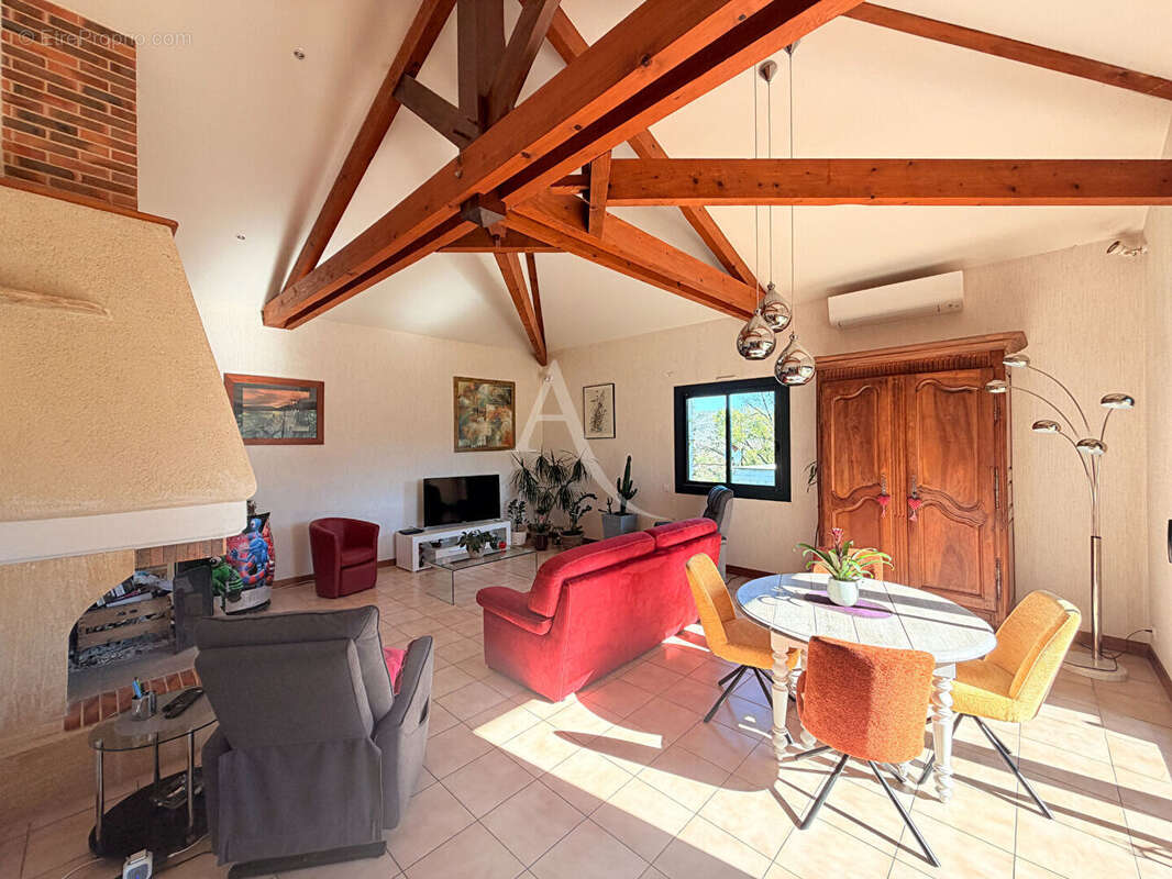 Maison à PARNAC